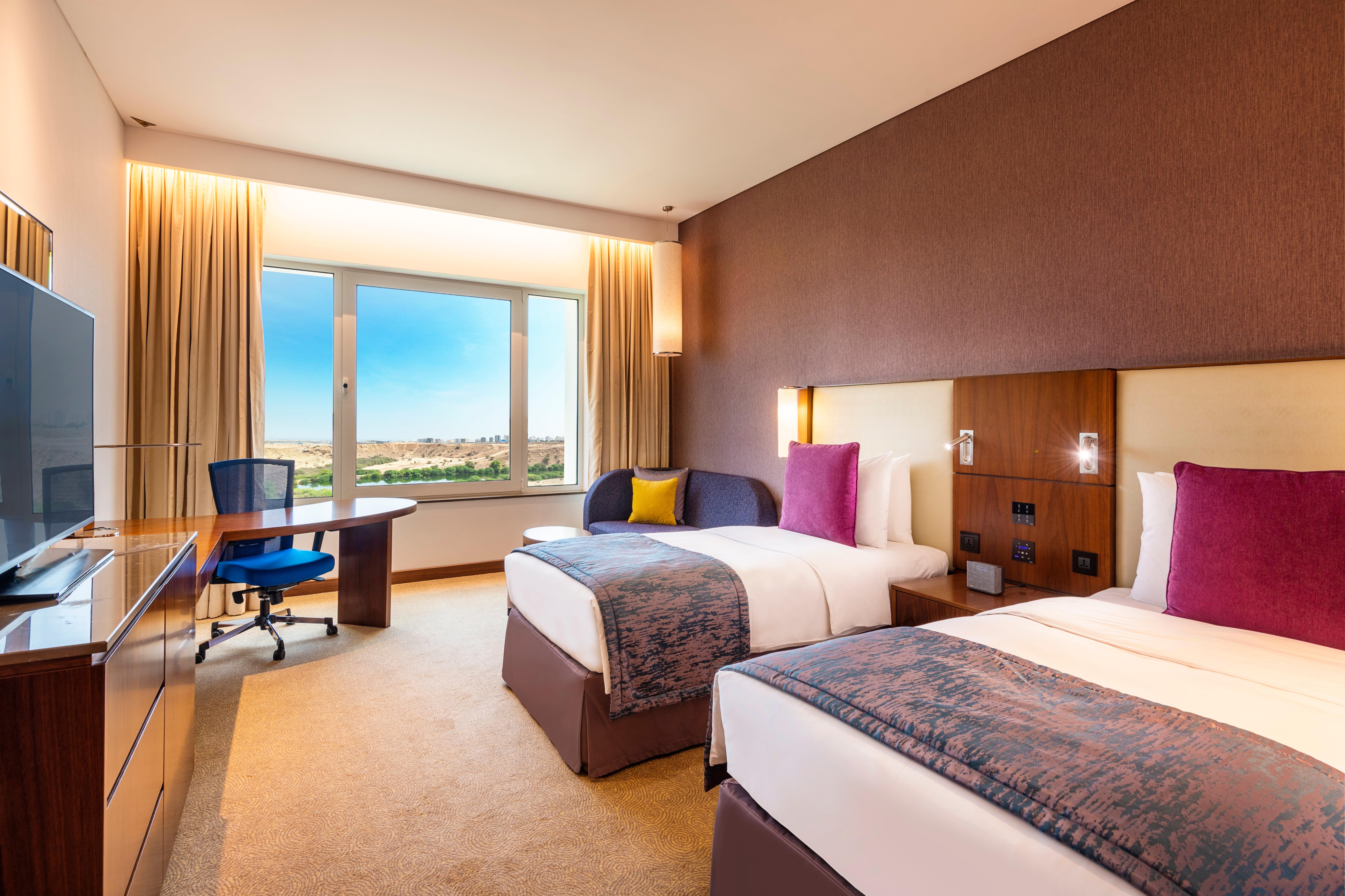 Crowne Plaza Muscat Ocec By Ihg Hotel Екстериор снимка