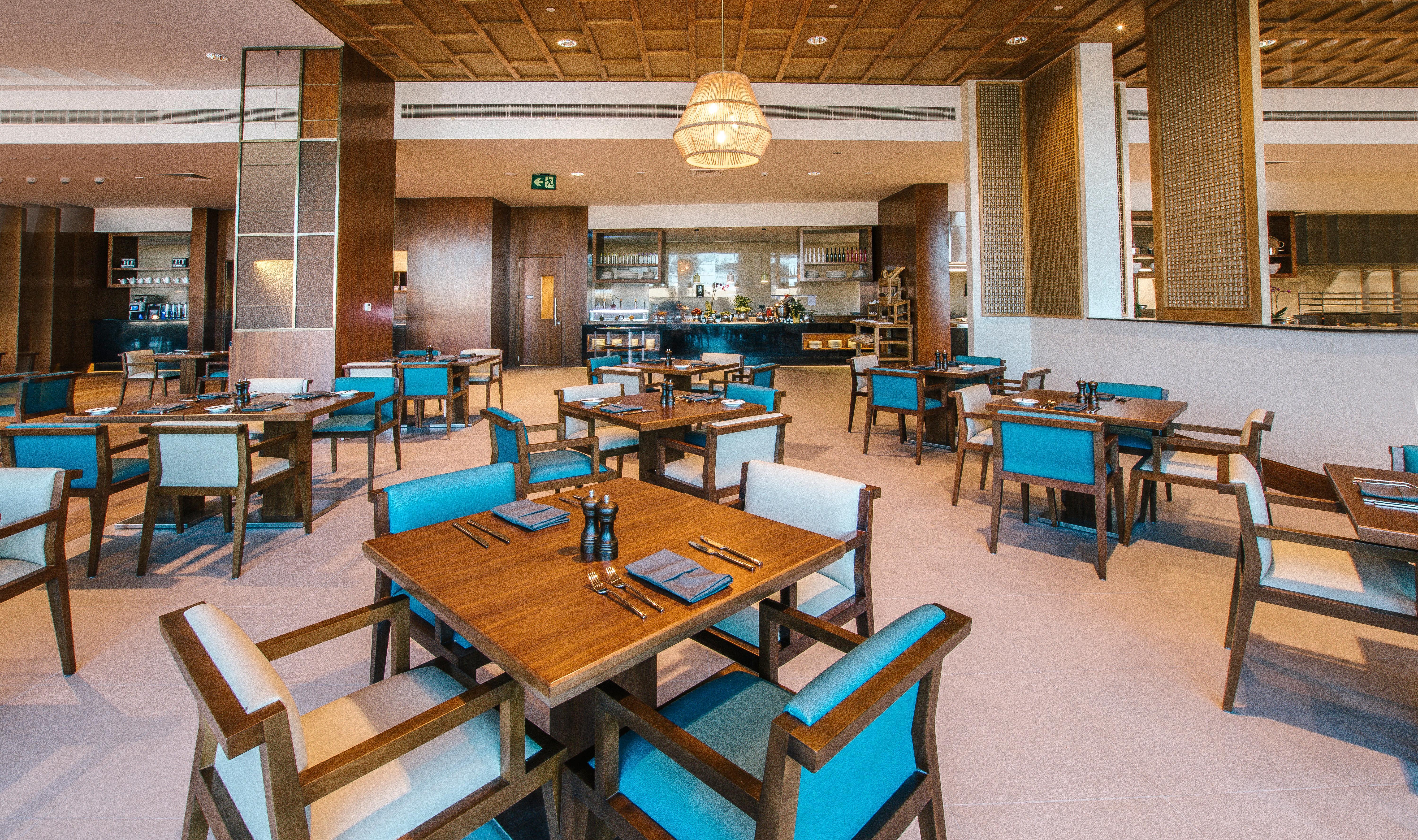 Crowne Plaza Muscat Ocec By Ihg Hotel Екстериор снимка