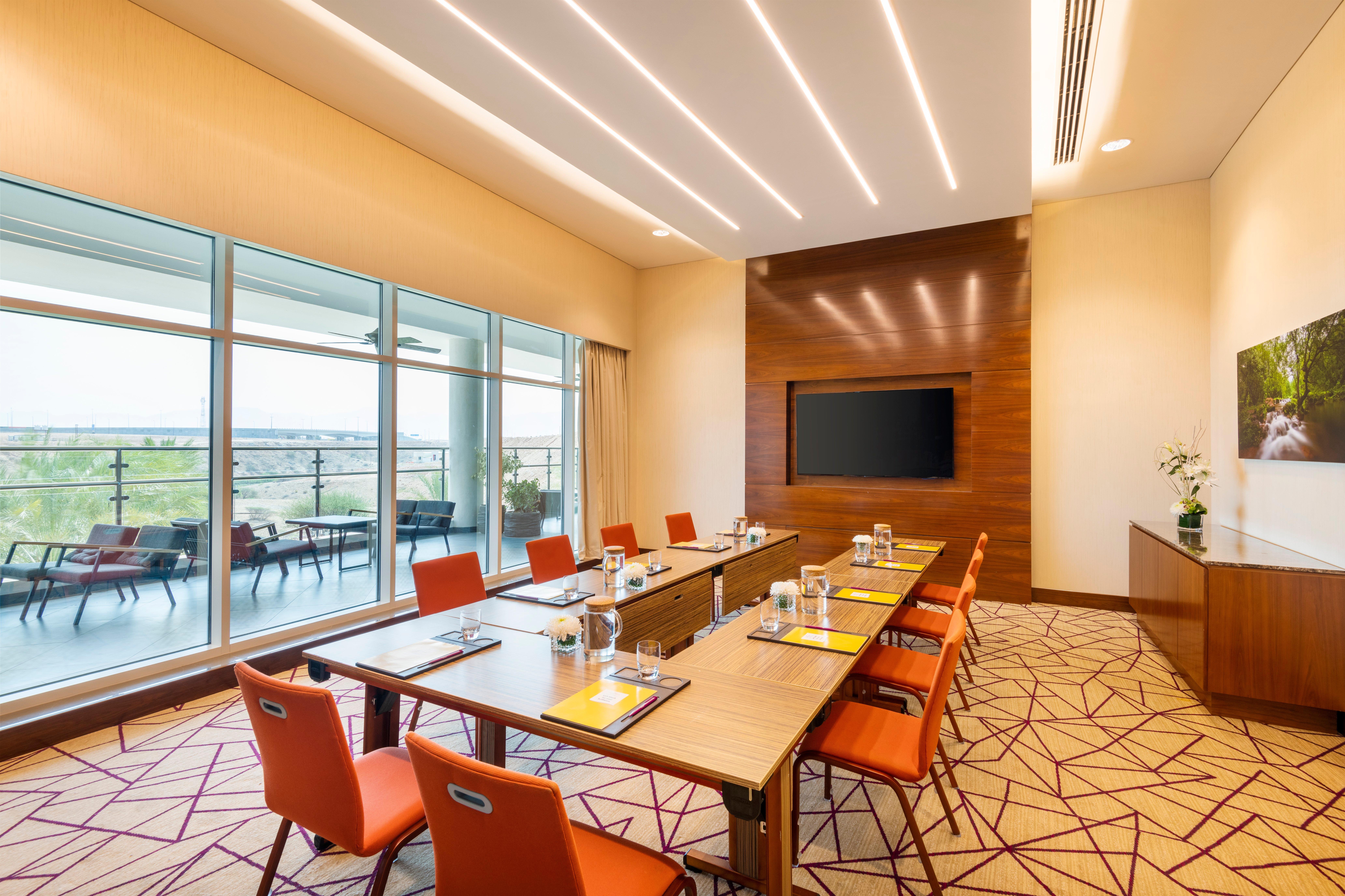 Crowne Plaza Muscat Ocec By Ihg Hotel Екстериор снимка
