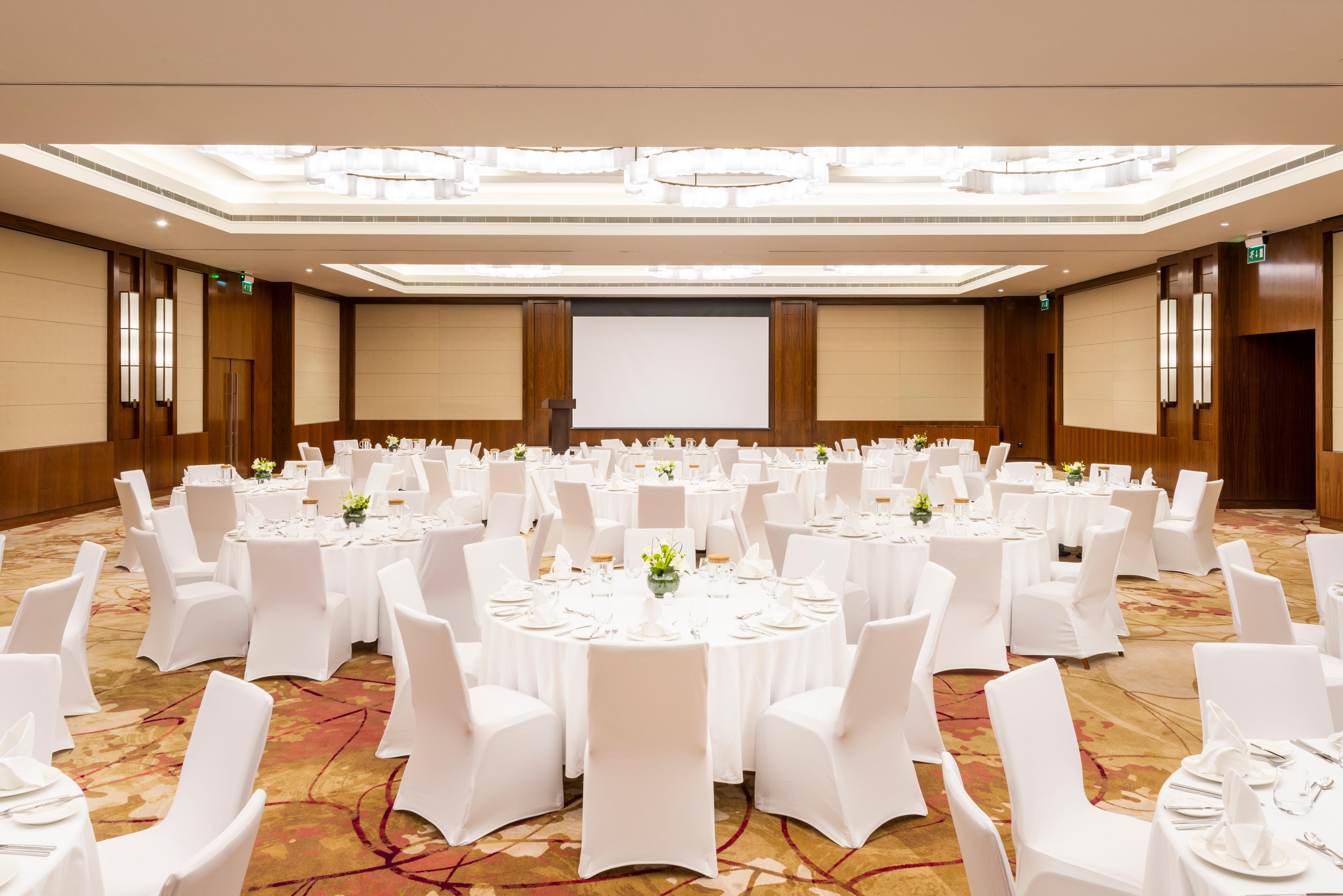 Crowne Plaza Muscat Ocec By Ihg Hotel Екстериор снимка