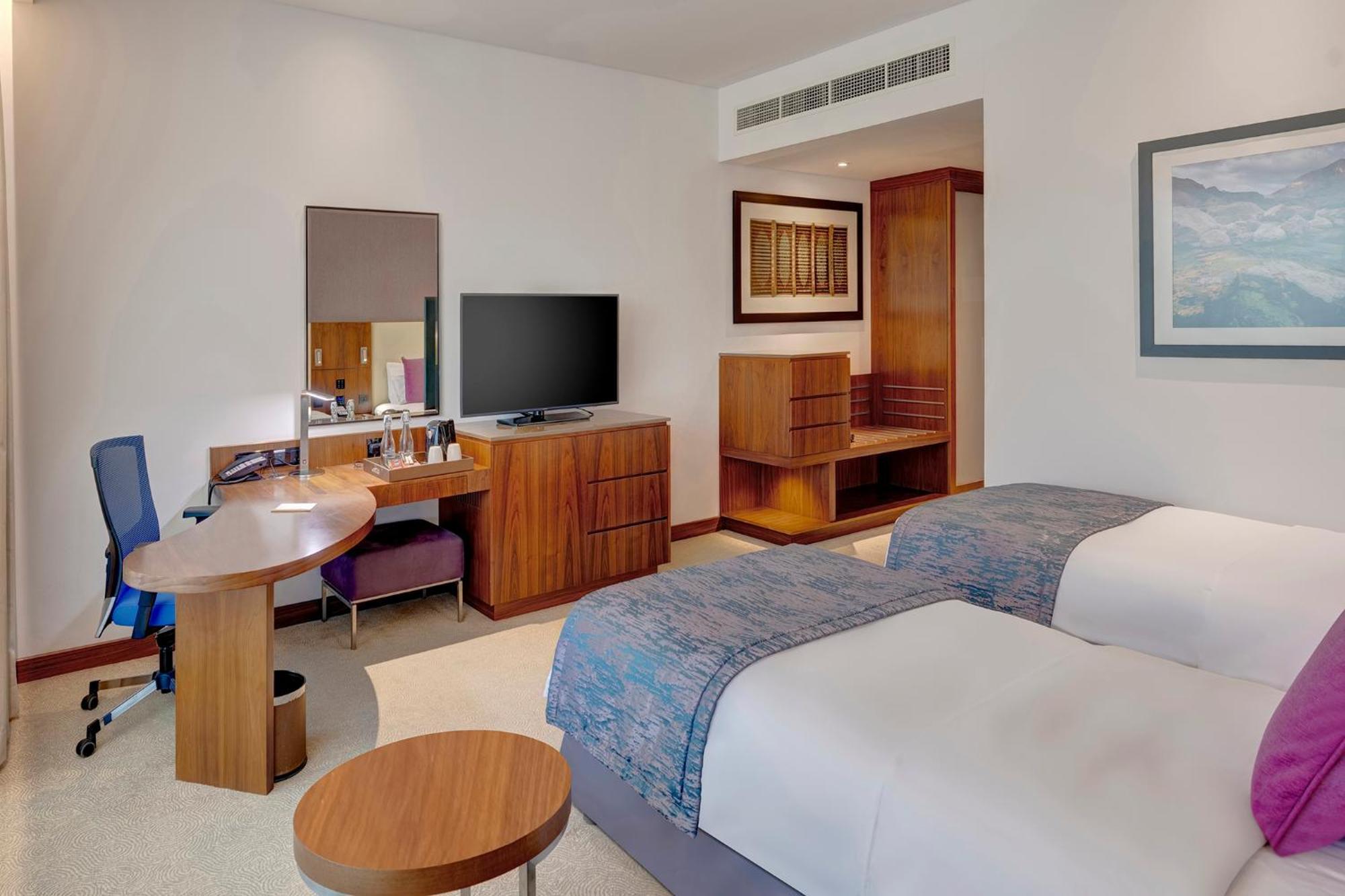 Crowne Plaza Muscat Ocec By Ihg Hotel Екстериор снимка