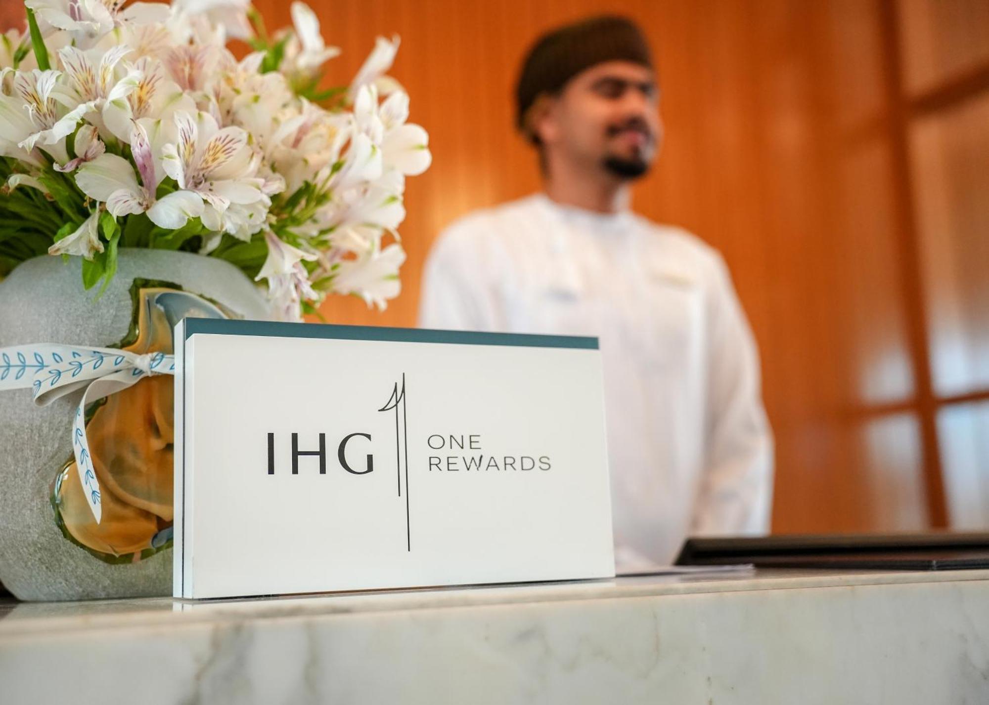 Crowne Plaza Muscat Ocec By Ihg Hotel Екстериор снимка