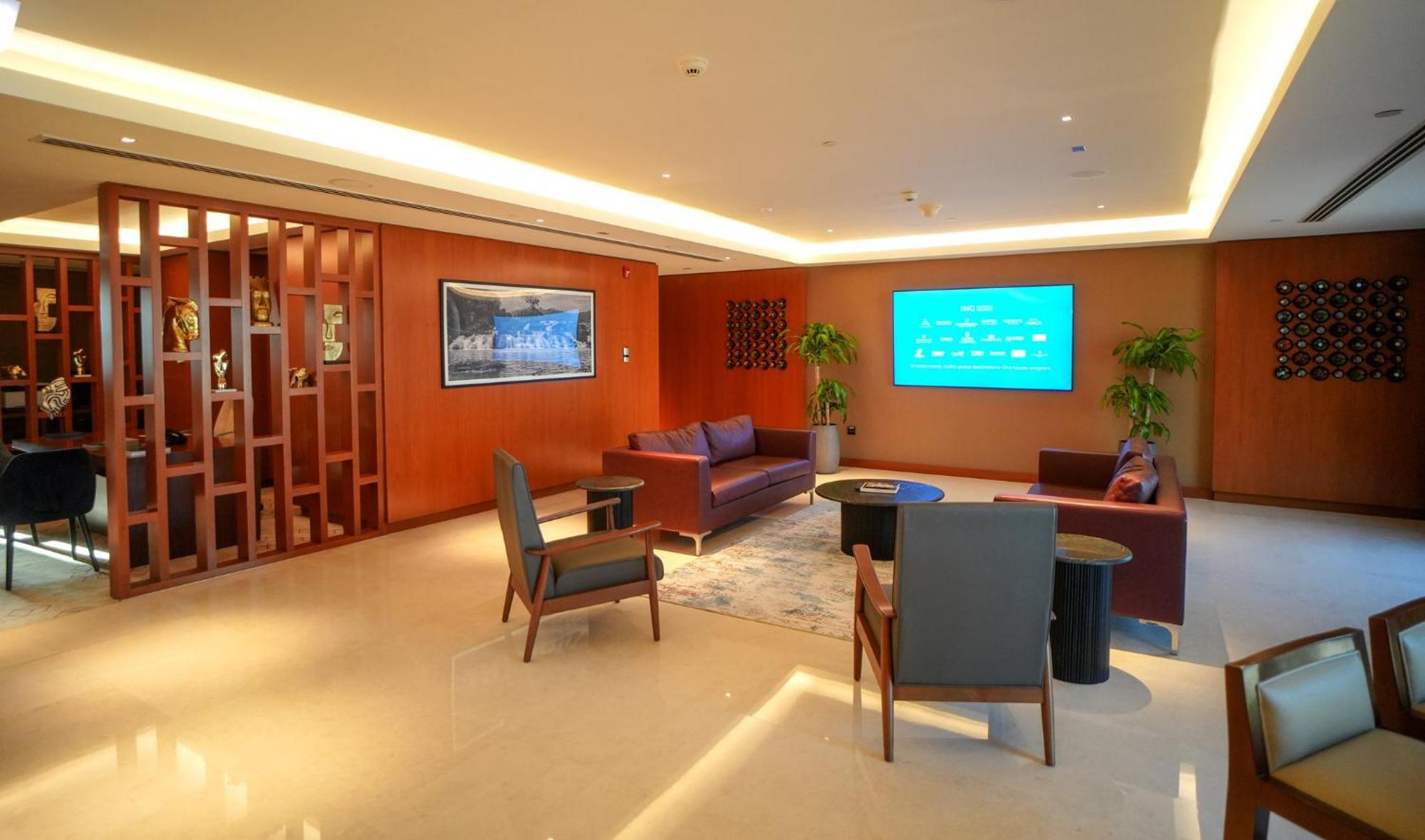 Crowne Plaza Muscat Ocec By Ihg Hotel Екстериор снимка