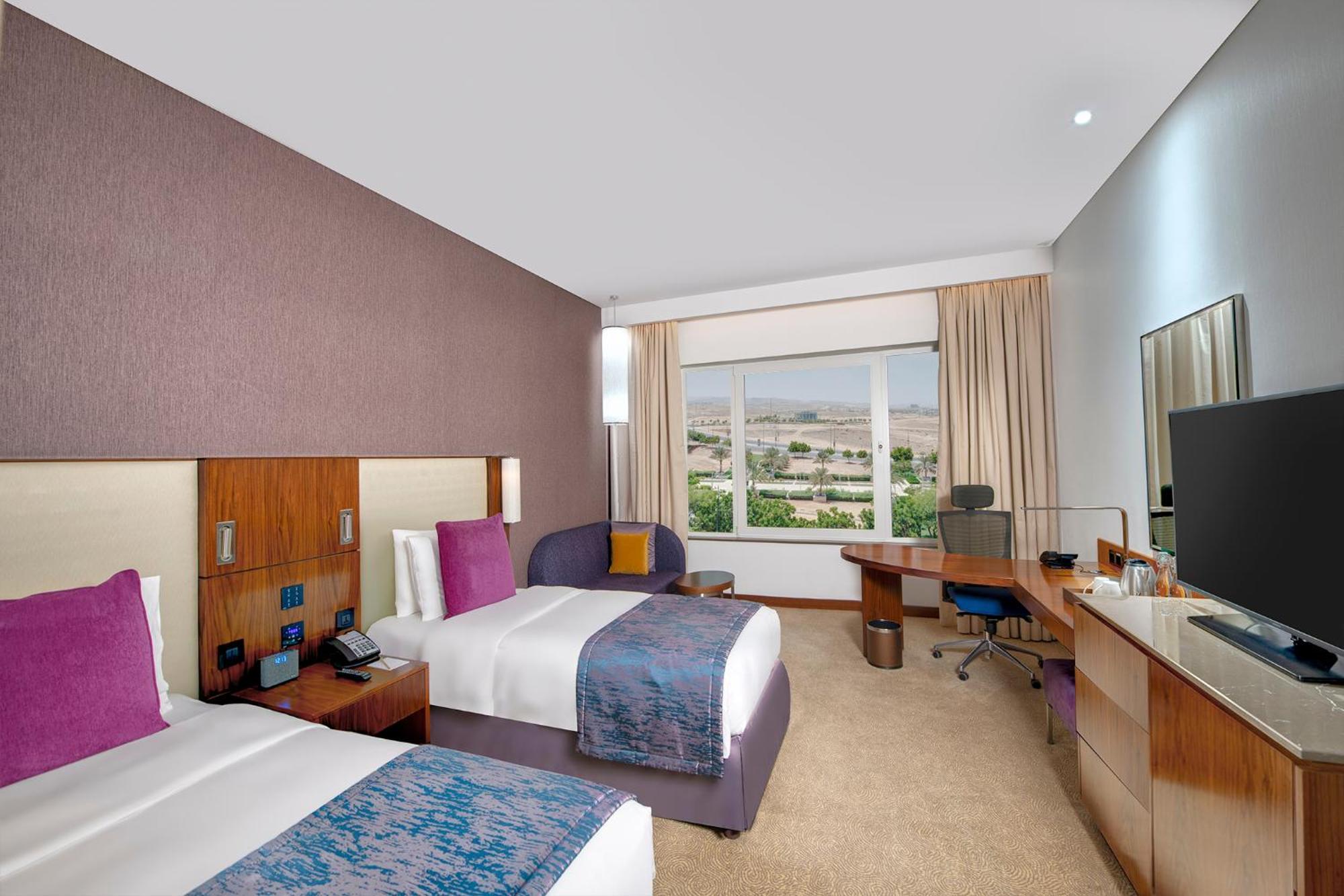 Crowne Plaza Muscat Ocec By Ihg Hotel Екстериор снимка